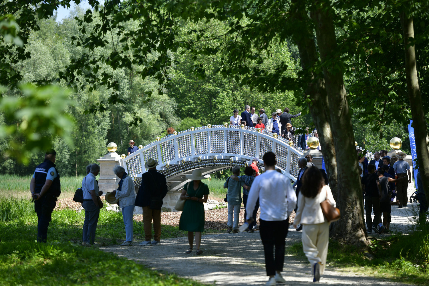 Inauguration pont Othoniel à Méreville le 3 juin 2023 en Essonne ©Alexis Harnichard